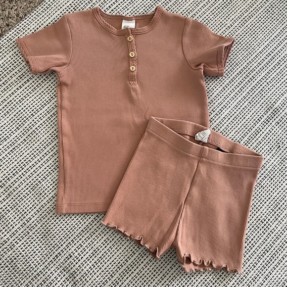 H&M Girls Shirt & Short Set - Picture 6 of 6